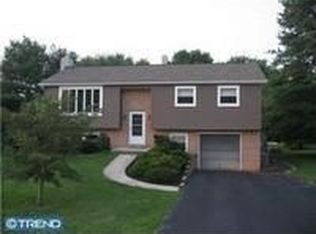 1389 W 3rd St, Red Hill, PA 18076