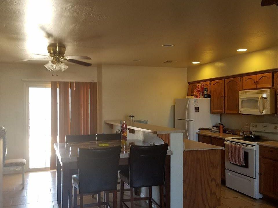 2nd image of 209 E Juarez St