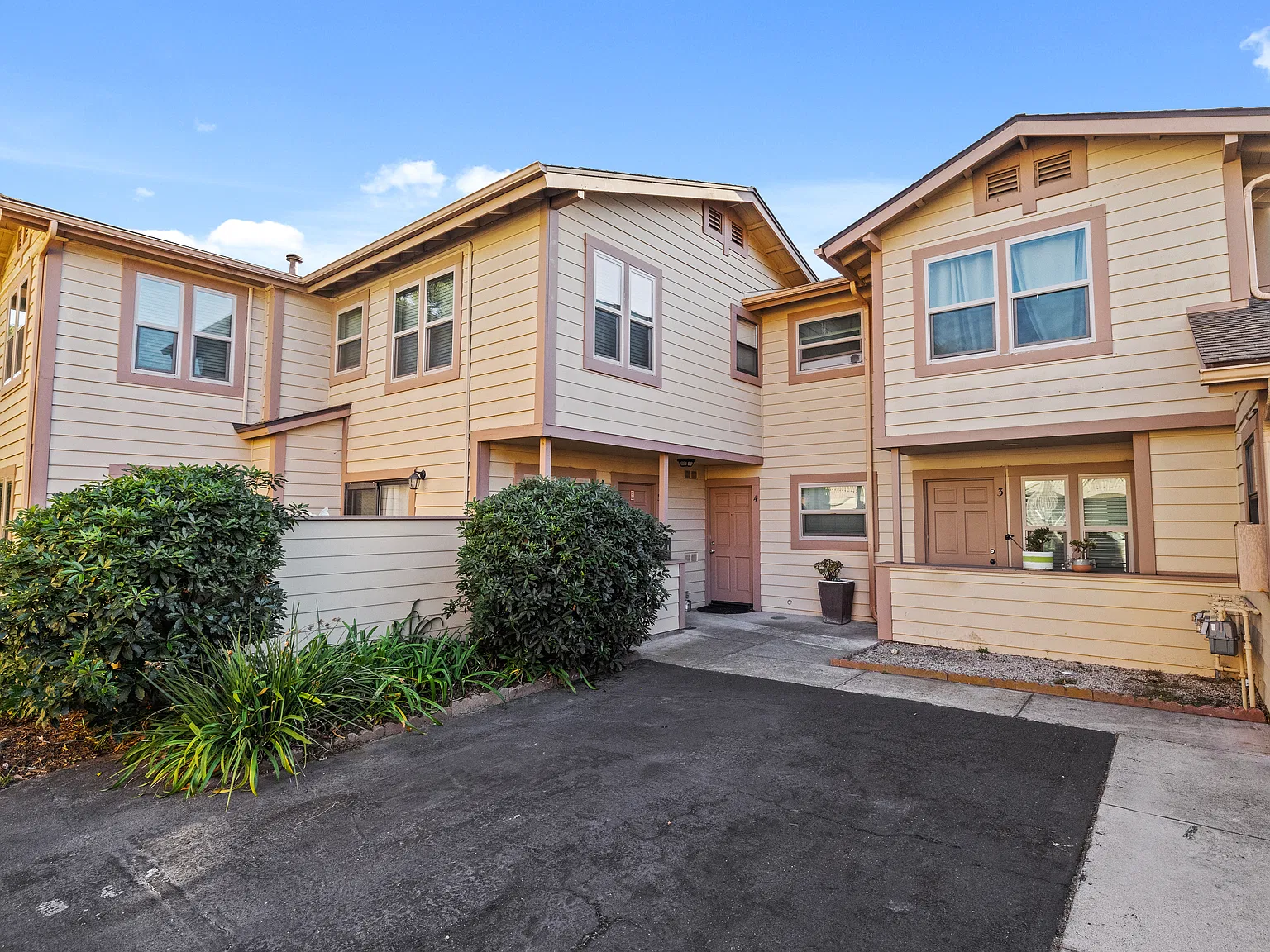 2 bed, 1000 sqft, $3,600 — Photo 1