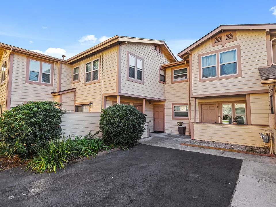 311 W Pedregosa St #4