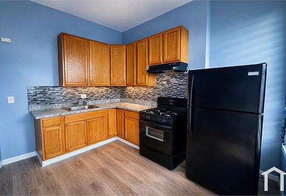 2nd image of 1643 S Trumbull Ave #2