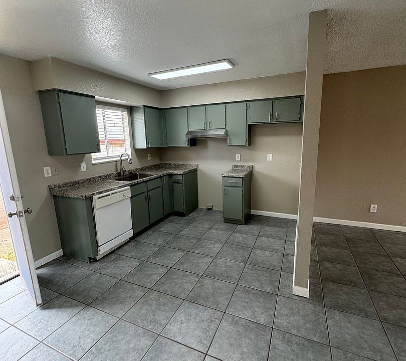 1st image of 1826 N 51st St APT 18