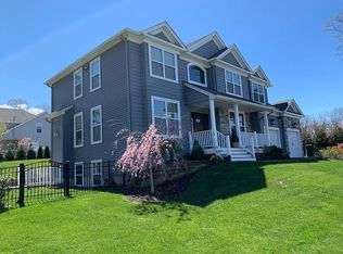 19 Fieldstone Ct, Kings Park, NY 11754