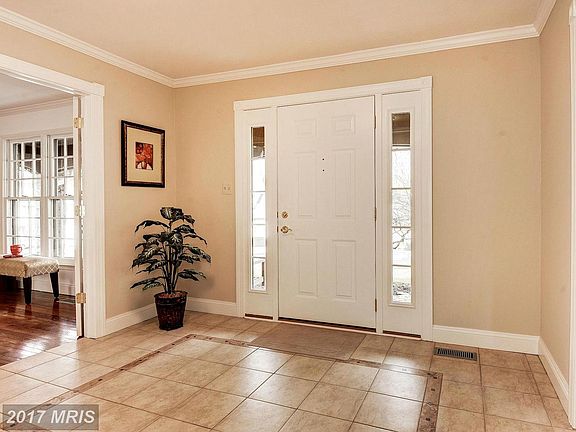 2nd image of 2609 Oakton Glen Dr