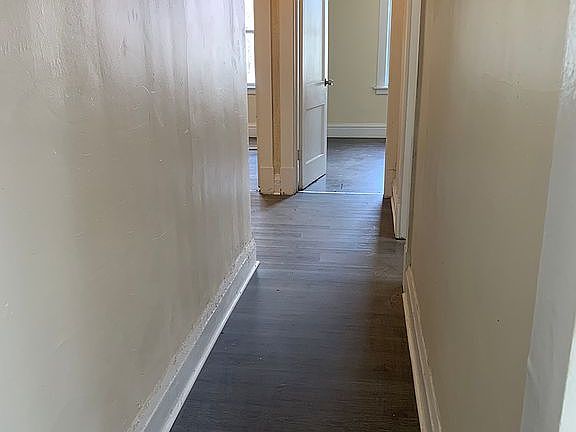 3rd image of 2458 Niagara Ave