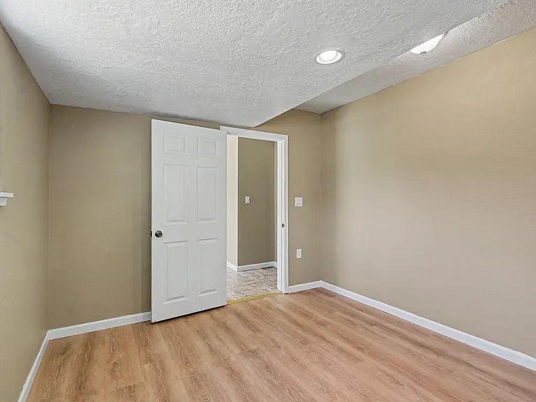 3080 Park Ave NE — Photo 18