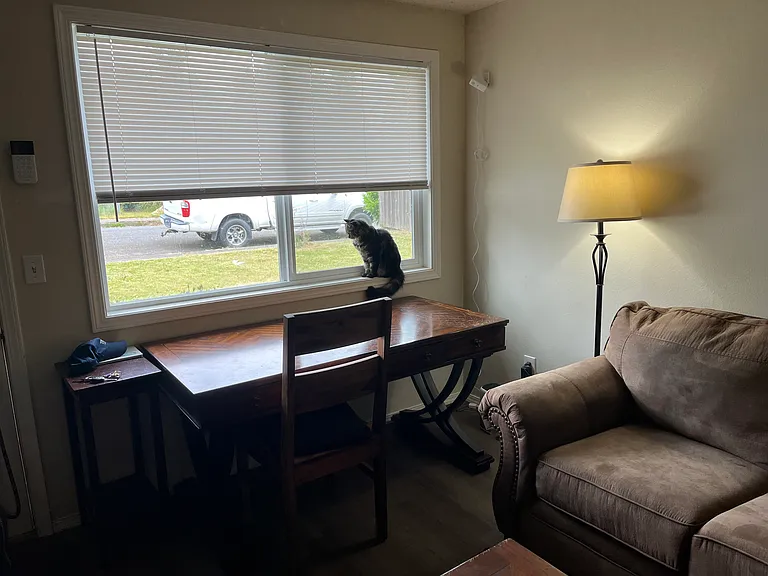 2515 Mitchell Ave NE #1 — Photo 5