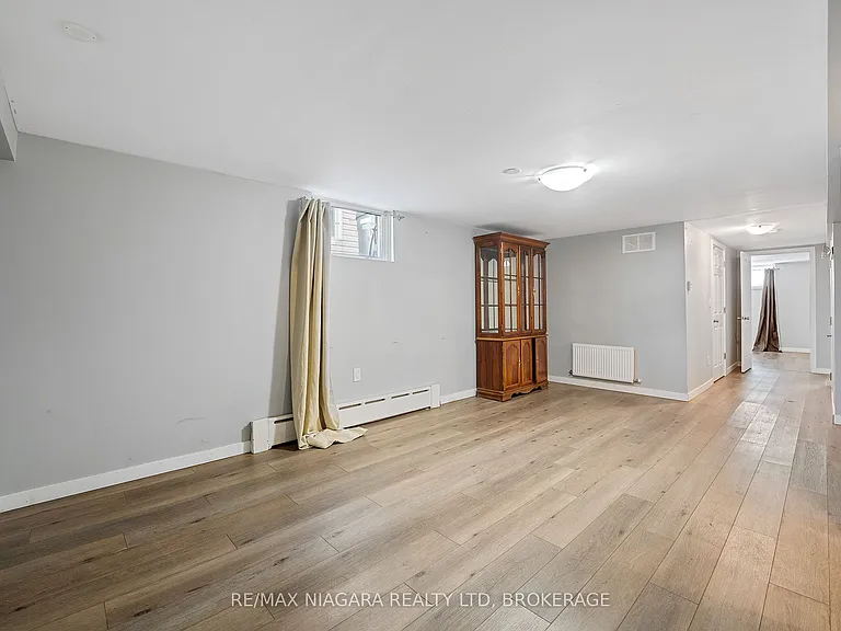 34 Saint George St #BASEMENT — Photo 8