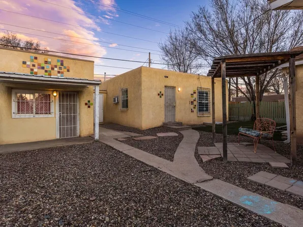 220 Princeton Dr SE, Albuquerque, NM 87106