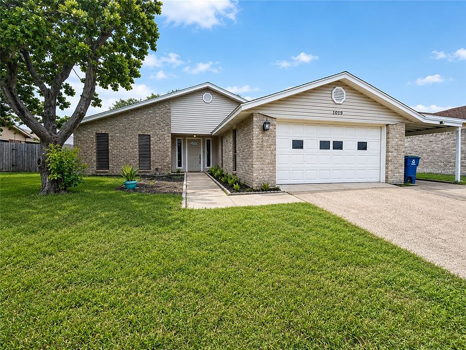 1st image of 1019 Espana Dr