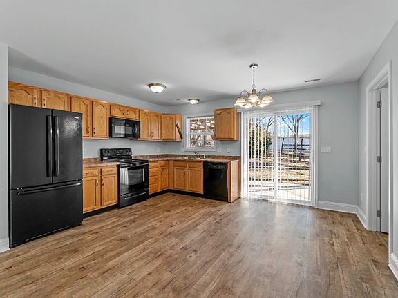 5th image of 210 Tower Grove Ave