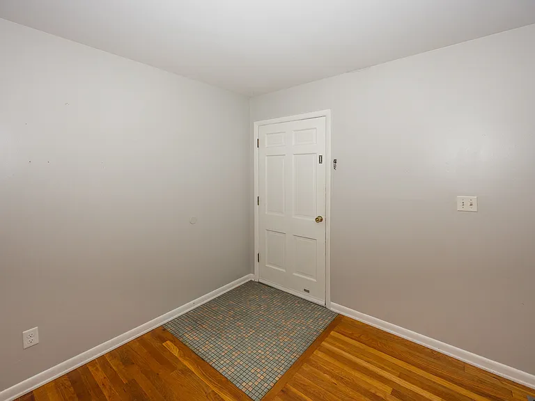 628 Ash Dr — Photo 2