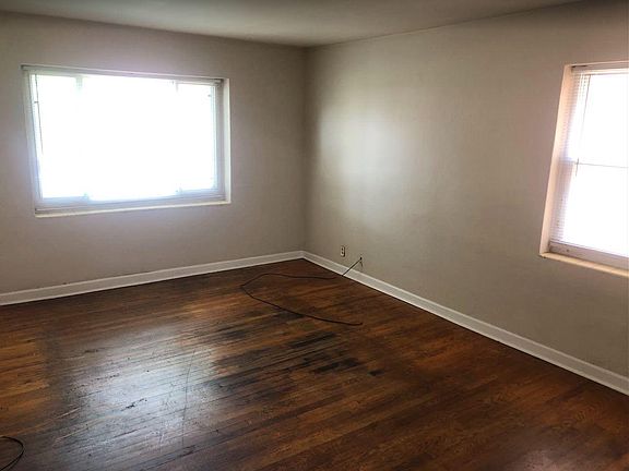 3rd image of 5446 Chippewa St #1E