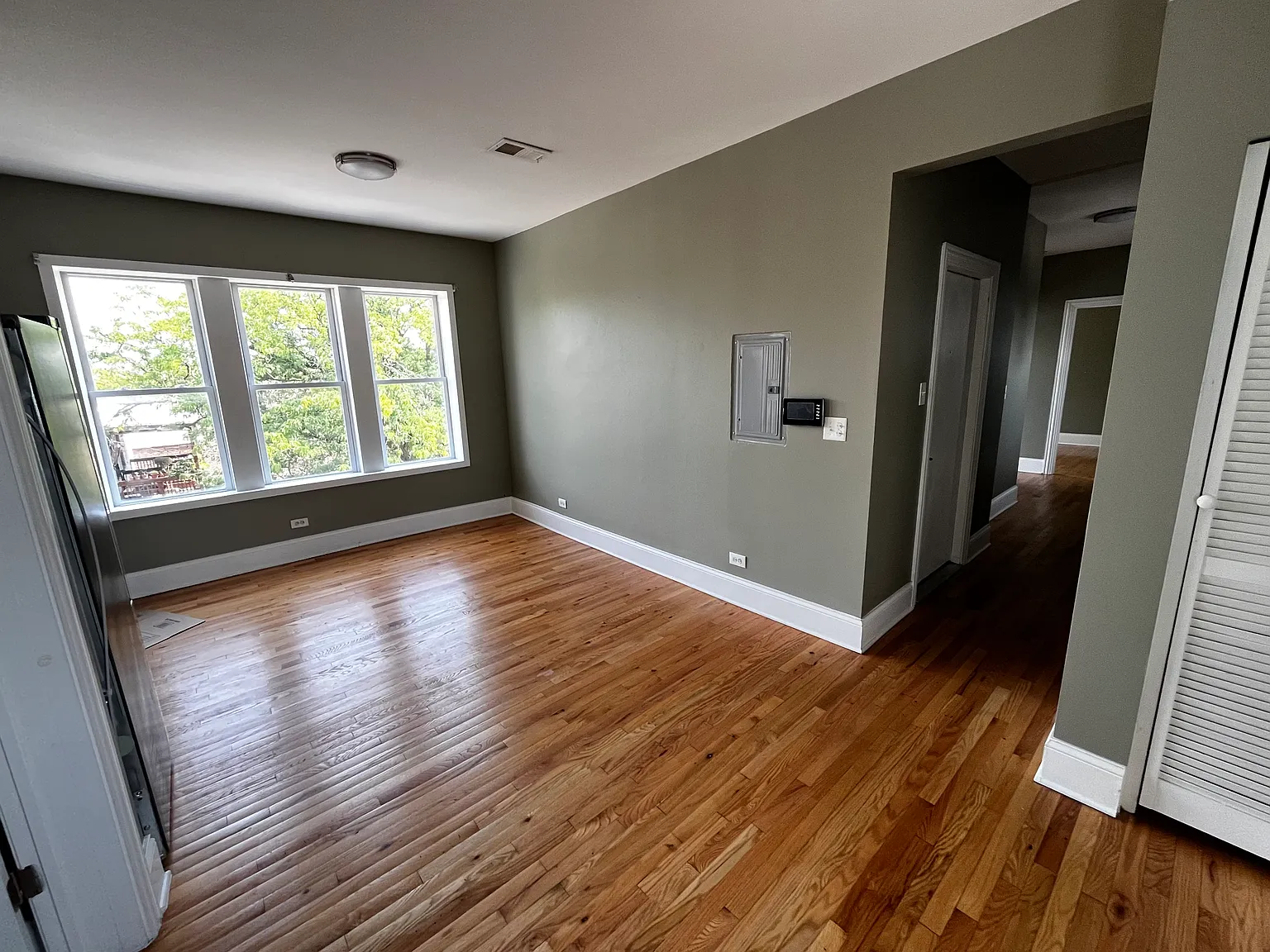 2 bed, $1,600 — Photo 4