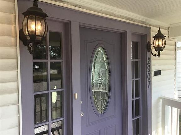 2nd image of 2907 Paris Ave