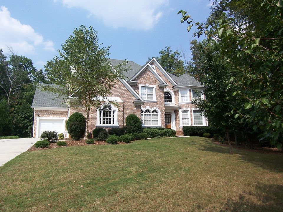 Seller Relocating! Ready to Go!