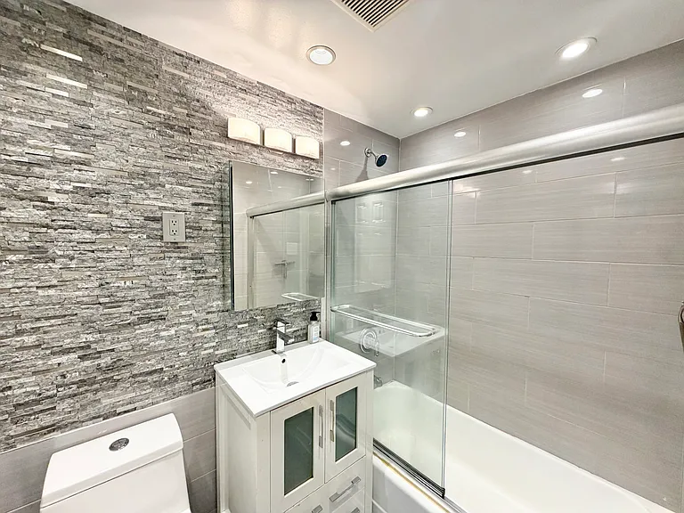 141 E 89th St #5M — Photo 6