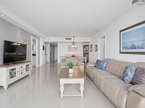 5th image of 20225 NE 34th Ct APT 2411