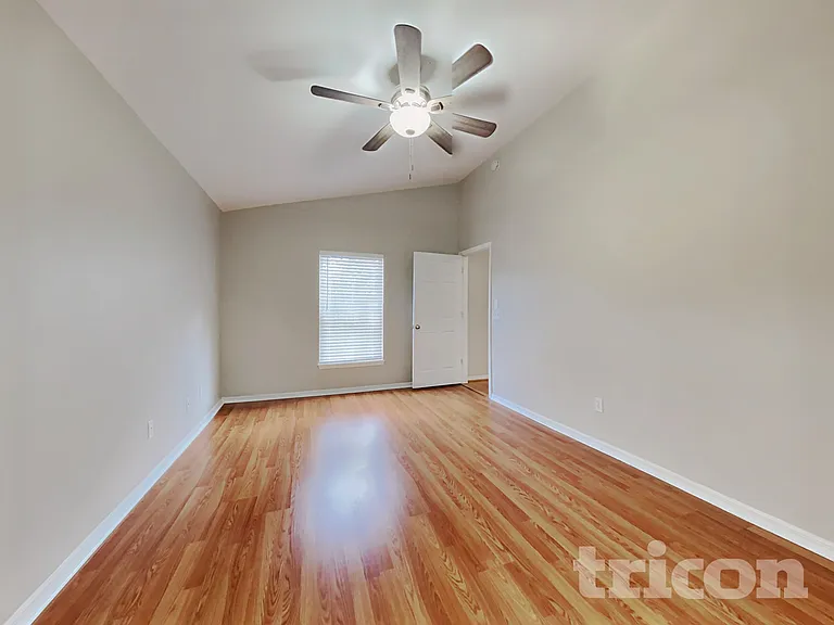 143 Wornall Dr — Photo 7
