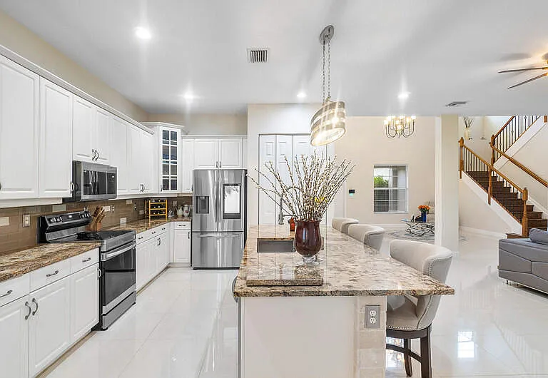 9271 Madewood Ct — Photo 3