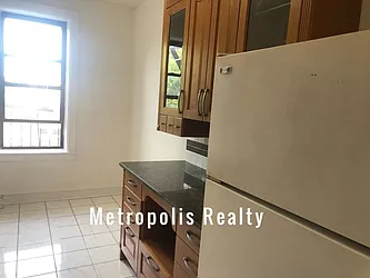 Rented by Metropolis International Realty Inc.