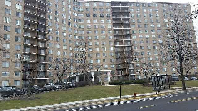 1st image of 6833 N Kedzie Ave APT 1402