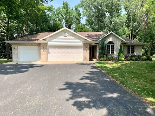 6245 Tielens Rd, Luxemburg, WI 54217
