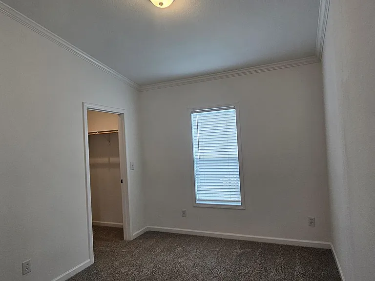 741 Hollow Ln — Photo 8