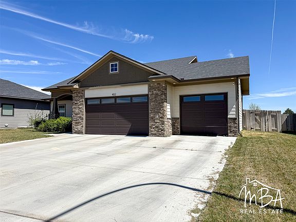 3rd image of 402 Park View Dr