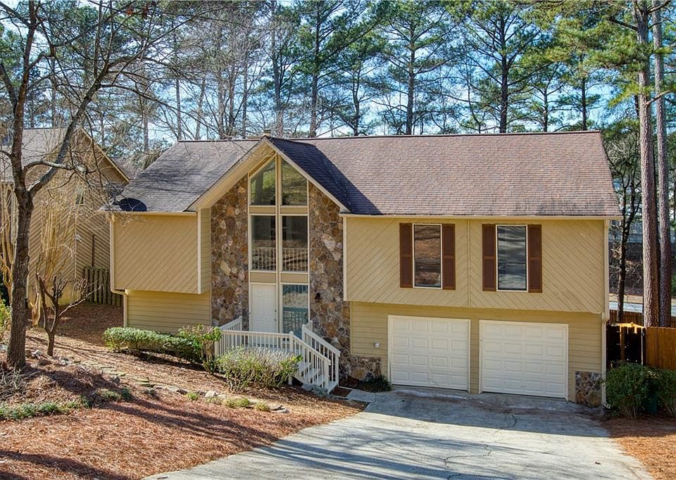 1st image of 8660 Colony Club Dr