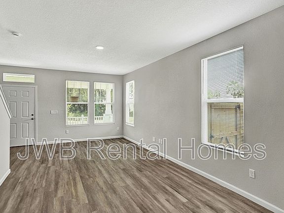 5th image of 963 Palmetto St