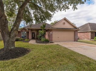 811 Courtside Dr W, League City, TX 77573
