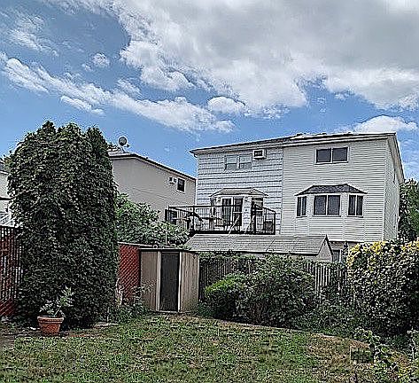 2nd image of 2422 E 72nd St