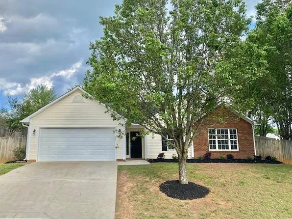 402 Pheasant Ridge Dr, Taylors, SC 29687