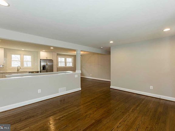 4th image of 10222 Donleigh Dr