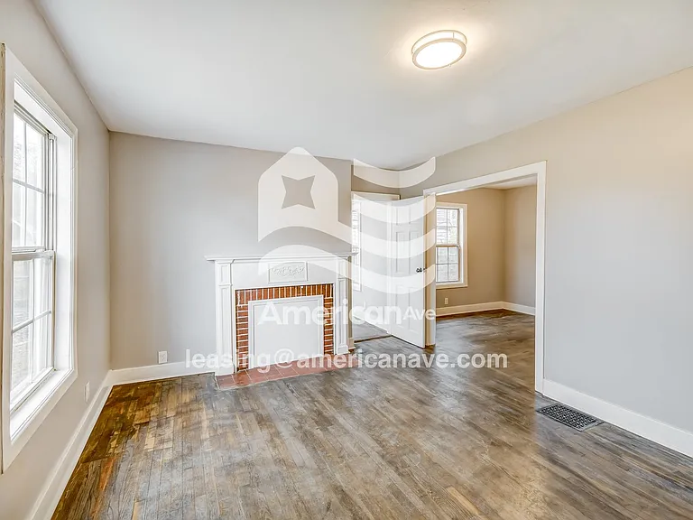 1571354_003_living_room_13643314.jpg