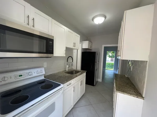103 NW 7th Ave APT E, Pompano Beach, FL 33060