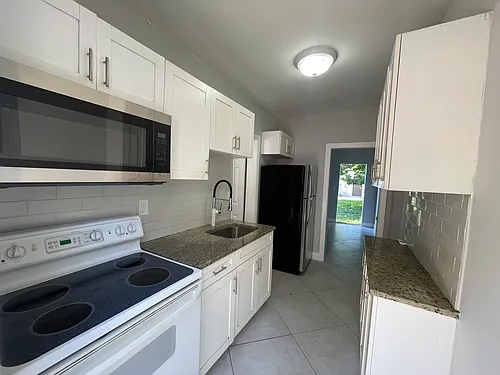 103 NW 7th Ave #E Photo 1