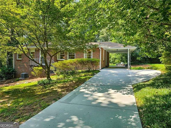 983 N Hills Dr, Decatur, GA 30033