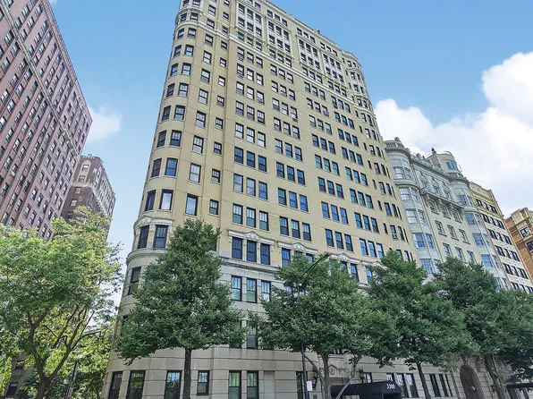 3300 N Lake Shore Dr APT 8D, Chicago, IL 60657