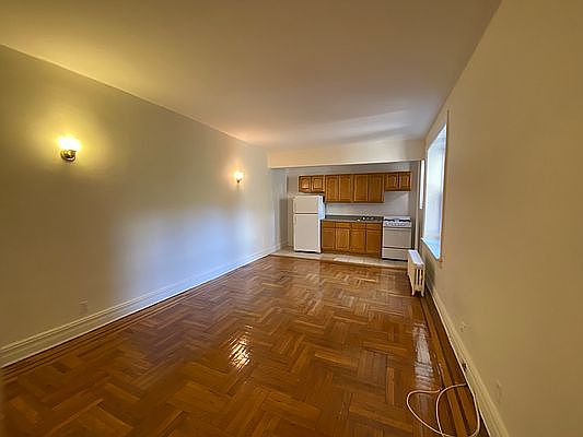 3rd image of 4115 46th St APT 4H