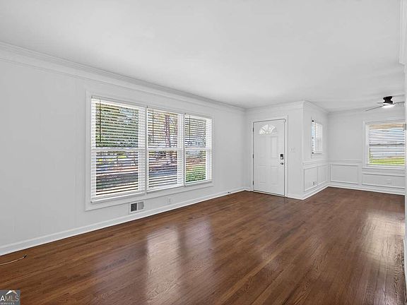 5th image of 3061 Glendale Ct