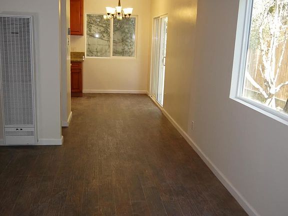 4th image of 512 S Oak Knoll Ave APT 4