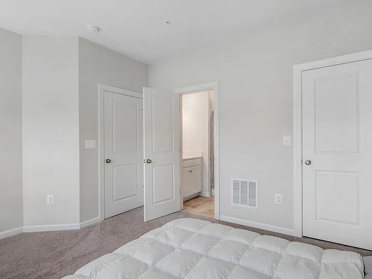 4725 Cherokee St — Photo 12