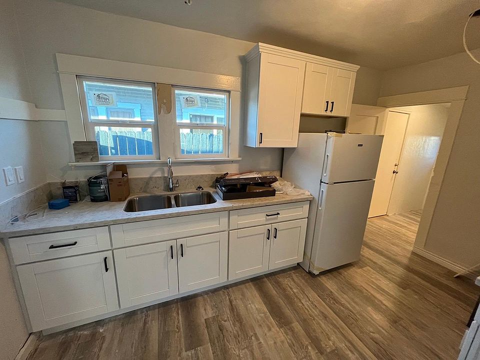 1st image of 3711 1/2 41st St