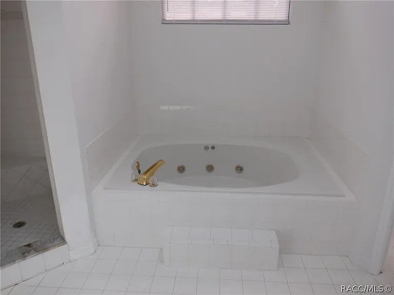 335 E Falconry Ct — Photo 9