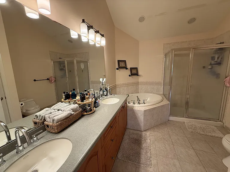 115 Crown Ct — Photo 13