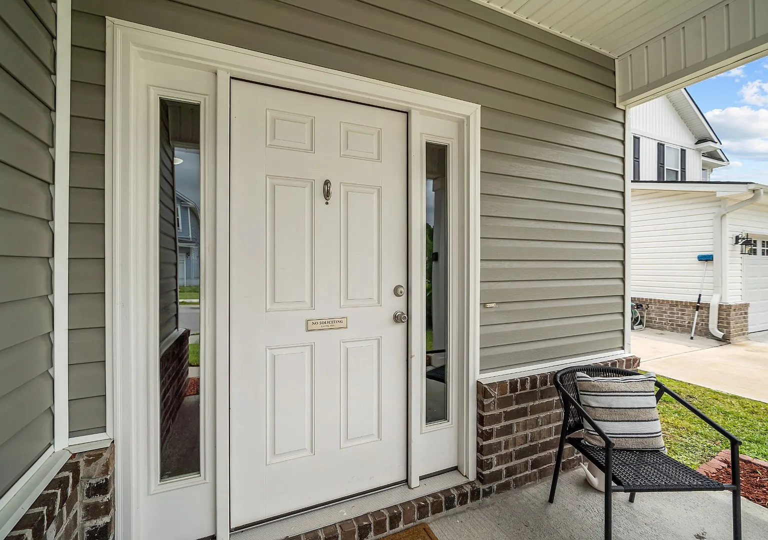 Designed for Easy Living 4BR Home Near Fort Stewart — Photo 4