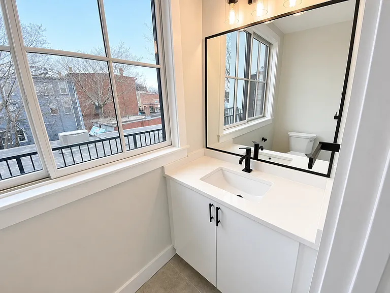 300 Somerville Ave #H — Photo 6