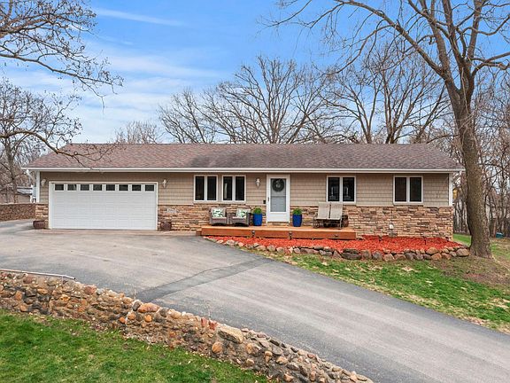 3rd image of 26641 Woodcrest Dr